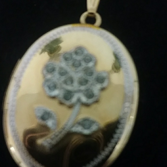 🔥Sale🔥Beautiful Golden locket - Picture 5 of 5